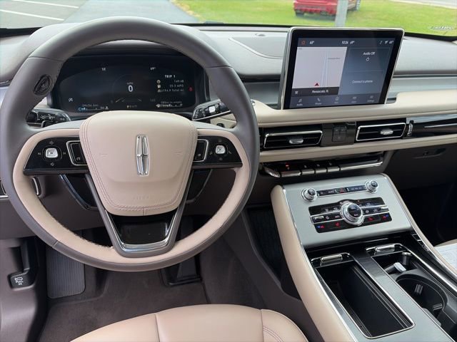 Used 2023 Lincoln Aviator 2WD image 12
