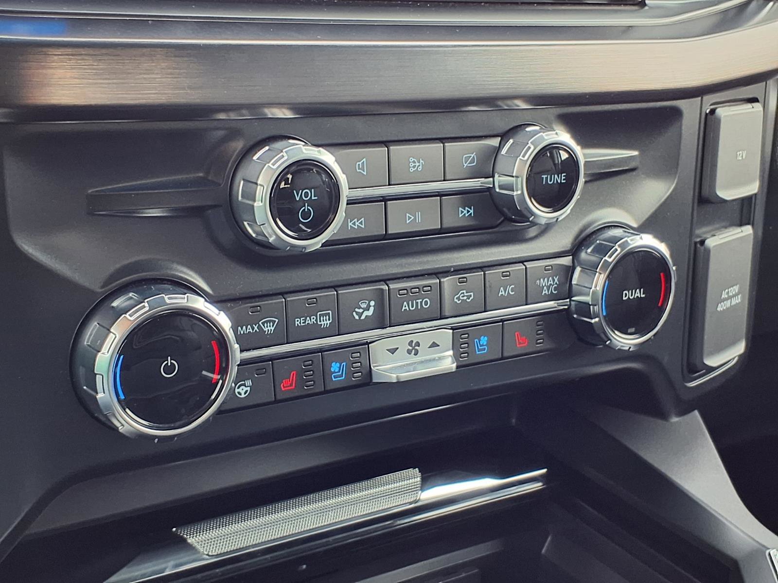 Used 2024 Ford F250 Lariat w/ Sport Appearance Package image 13