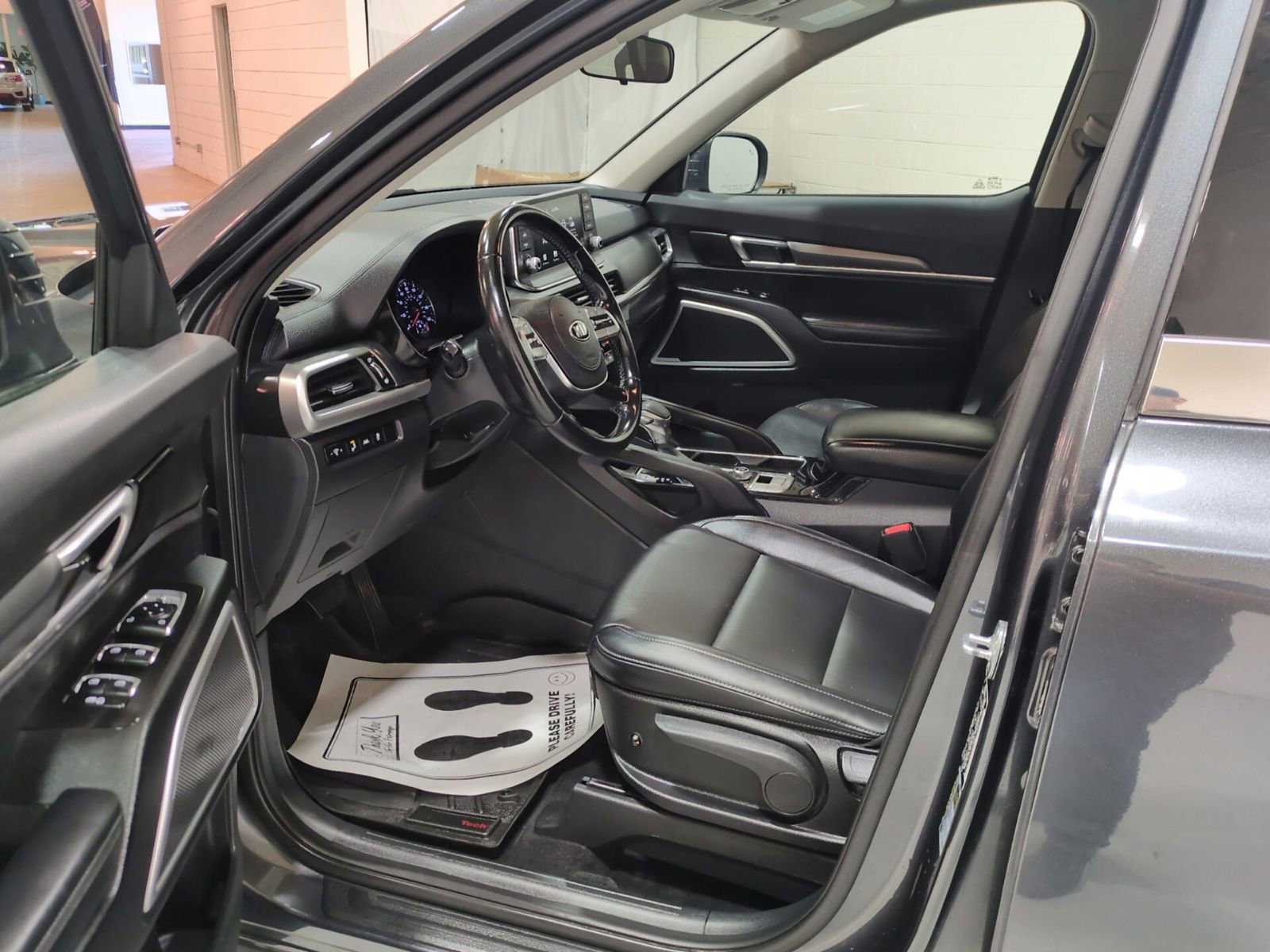 Used 2021 Kia Telluride LX AWD/4WD image 16