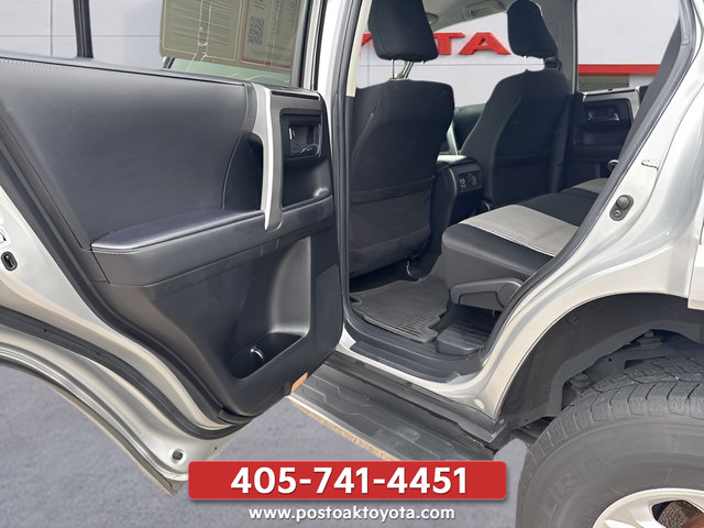 Used 2022 Toyota 4Runner SR5 AWD/4WD image 16