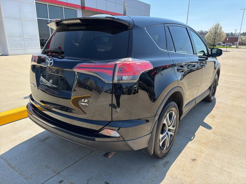 Used 2018 Toyota RAV4 LE w/ All Weather Liner Package image 4