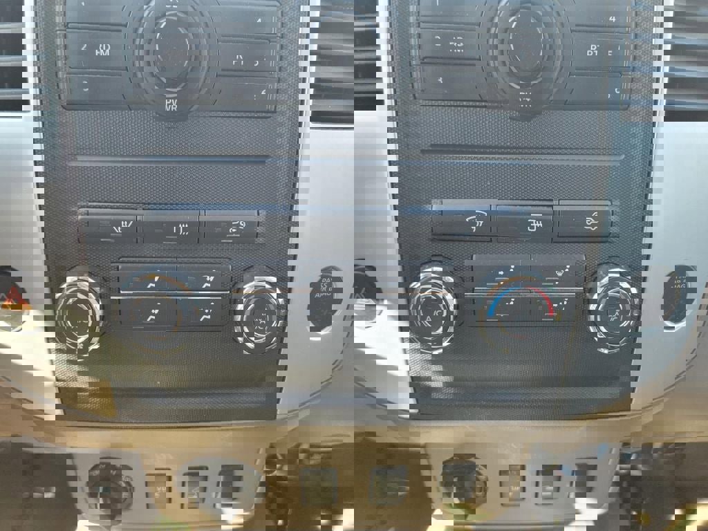 Used 2011 Nissan Frontier SV image 27