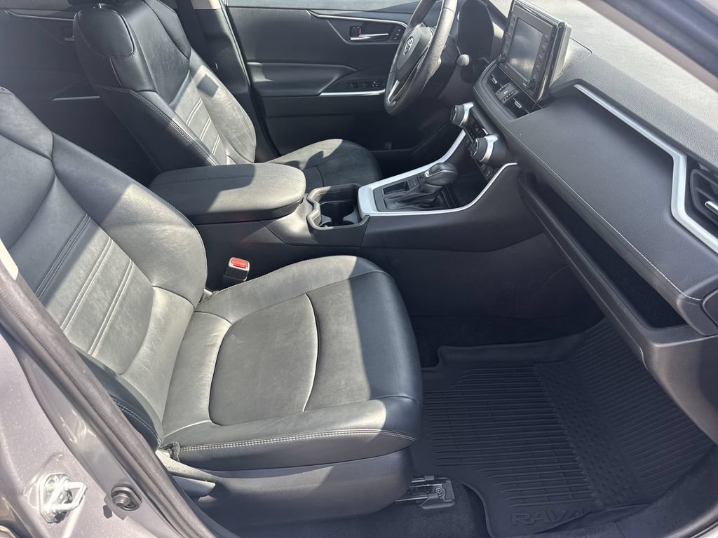 Used 2021 Toyota RAV4 XLE Premium FWD image 13
