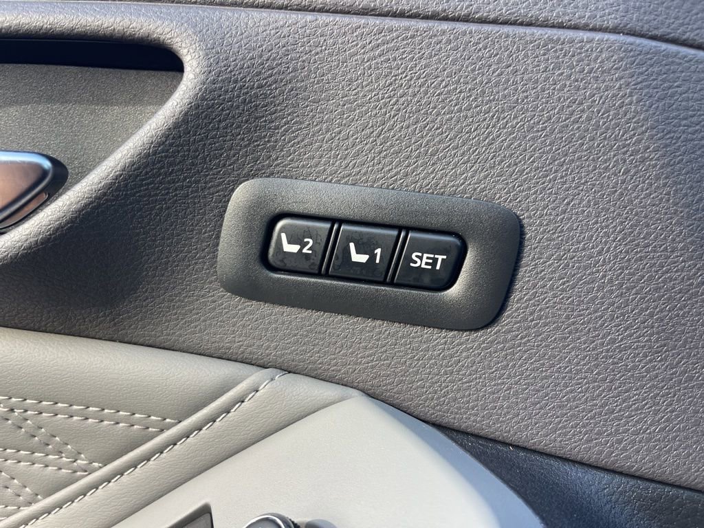 Certified 2019 Toyota Avalon Limited image 19