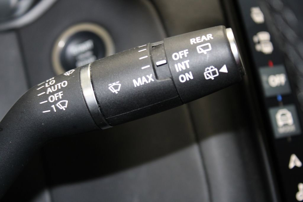 Used 2024 Land Rover Range Rover Velar S image 37