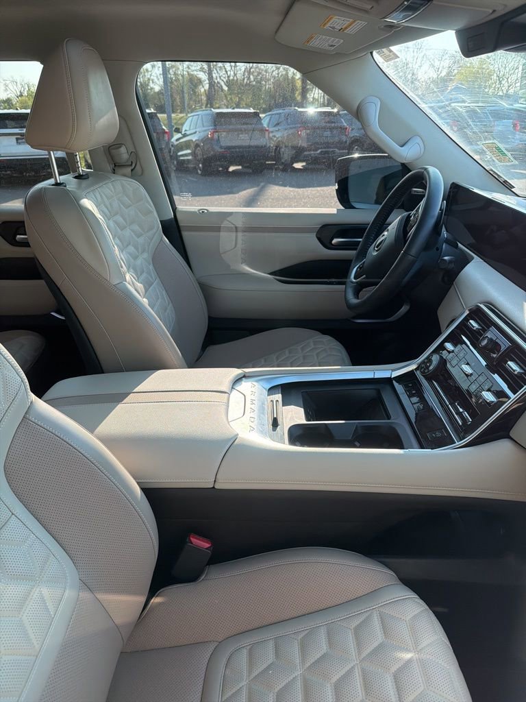 Used 2025 Nissan Armada Platinum image 12