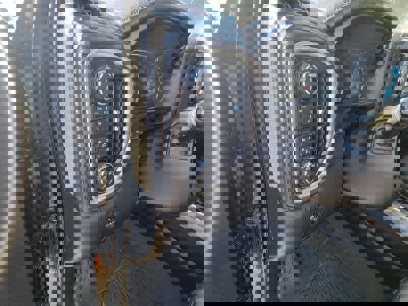 Used 2020 Chevrolet Silverado 2500 LTZ w/ LTZ Premium Package image 32