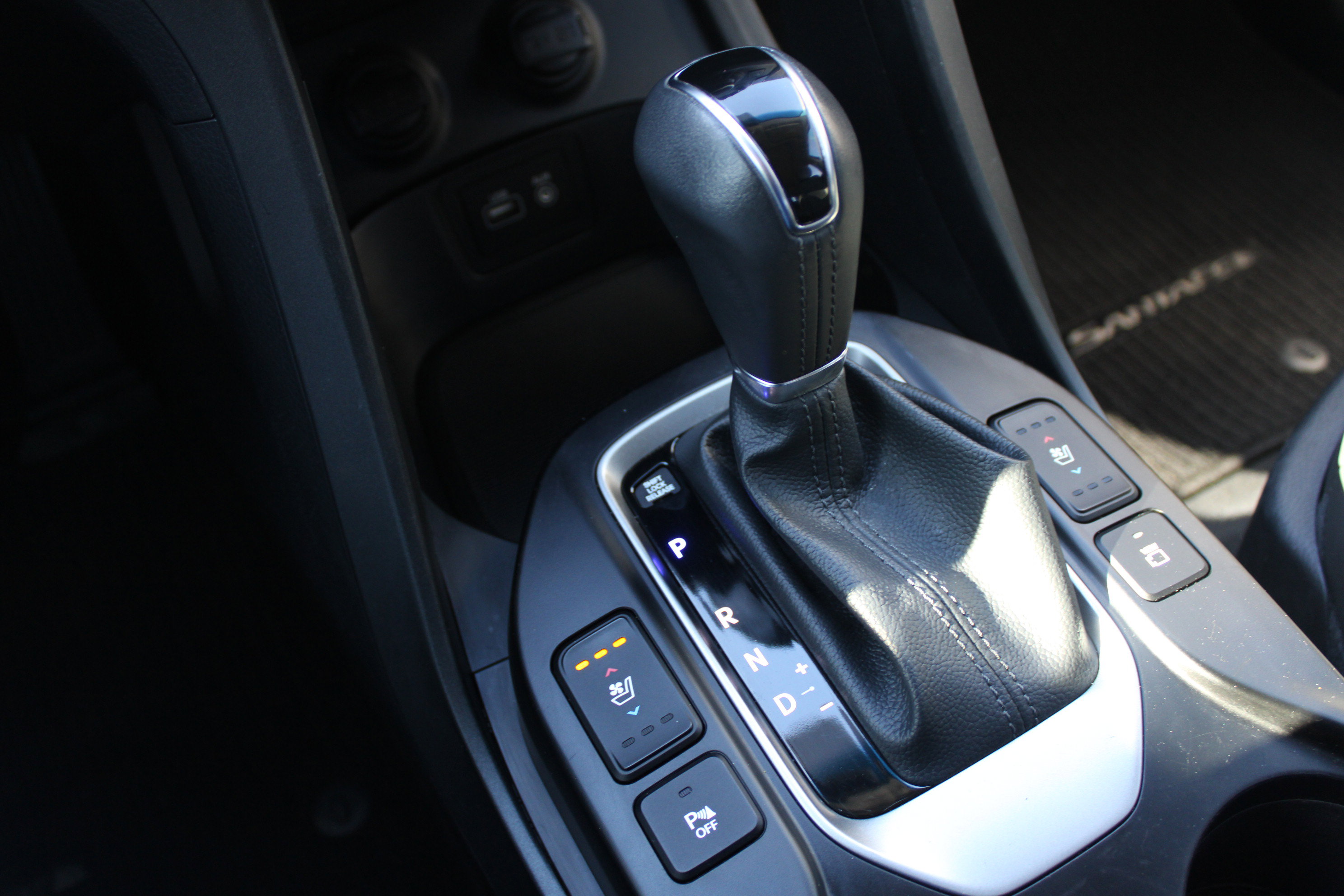 Used 2018 Hyundai Santa Fe Sport image 21