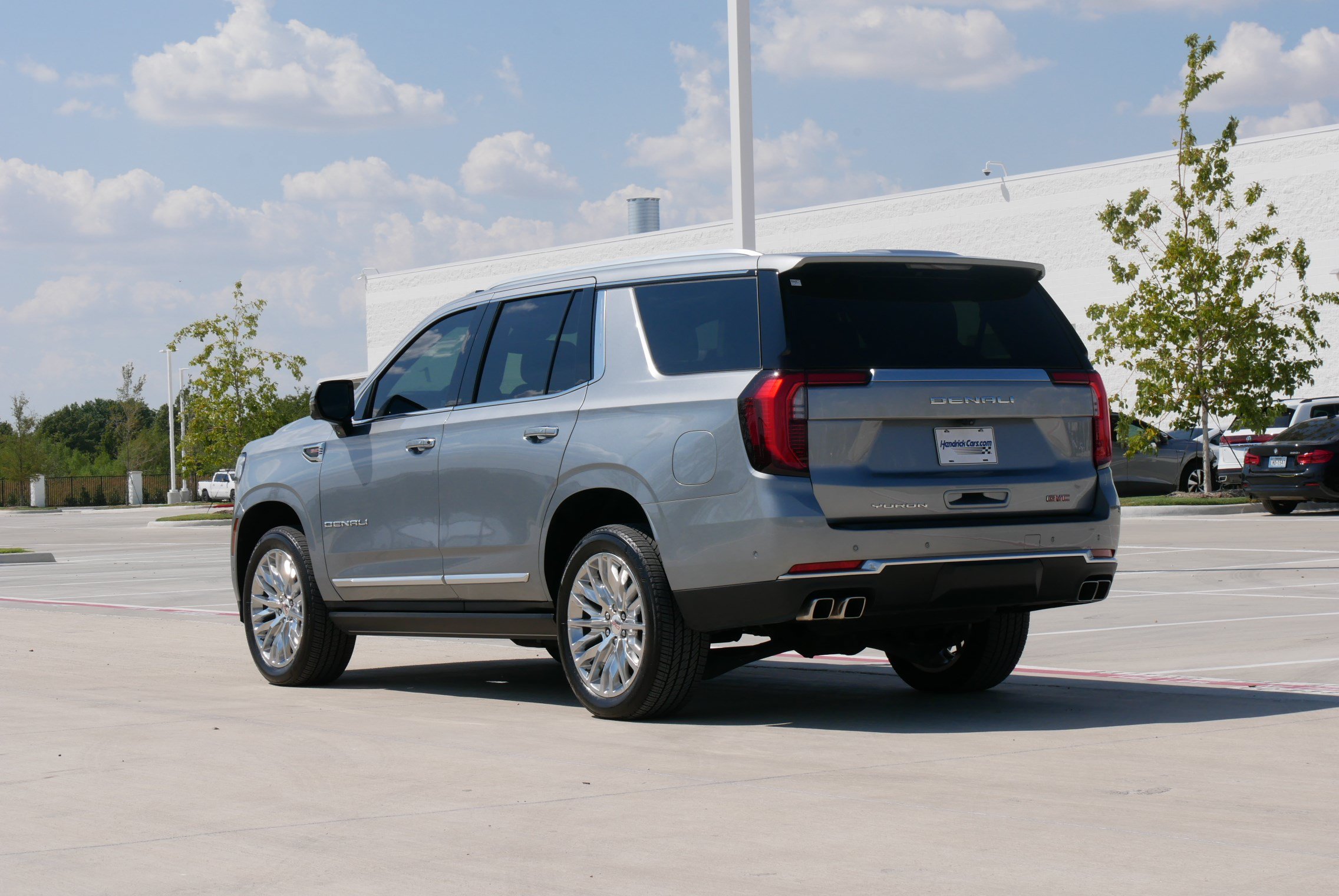 Used 2025 GMC Yukon Denali w/ Sun & Power Step Package AWD/4WD image 7