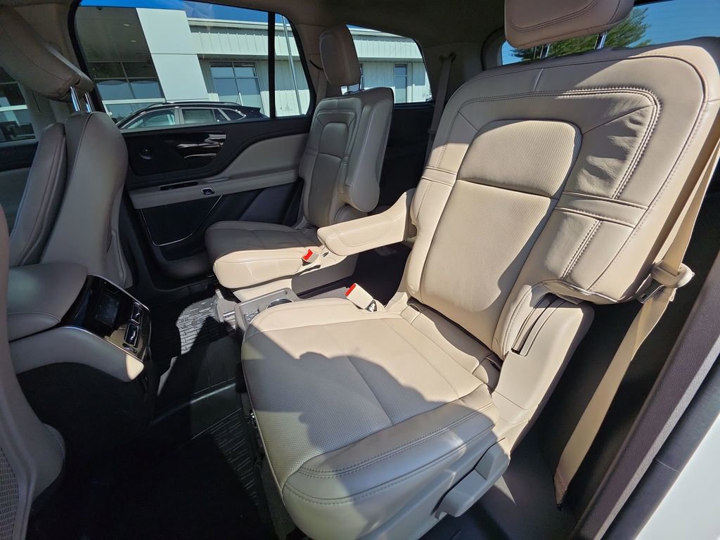 Used 2021 Lincoln Aviator Reserve w/ Equipment Group 201A AWD/4WD image 23