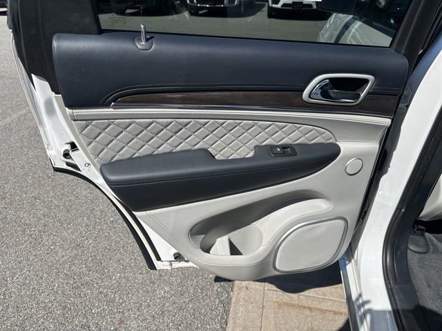 Used 2018 Jeep Grand Cherokee Summit AWD/4WD image 19