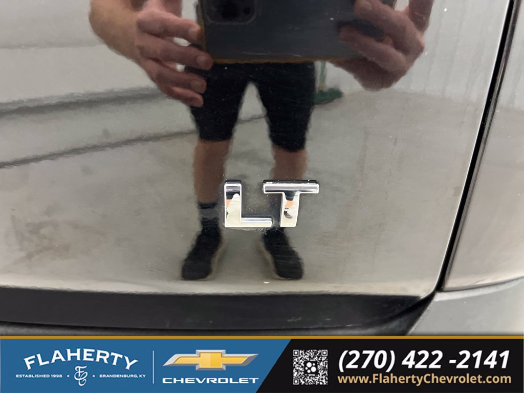 Used 2022 Chevrolet Traverse LT FWD image 18