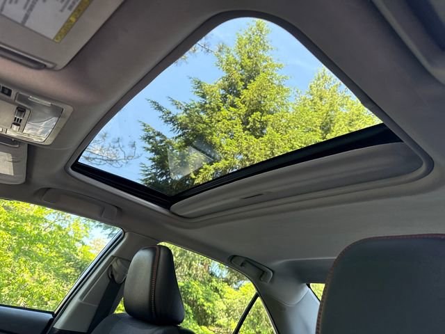Used 2016 Toyota Camry SE w/ Moonroof Package FWD image 22