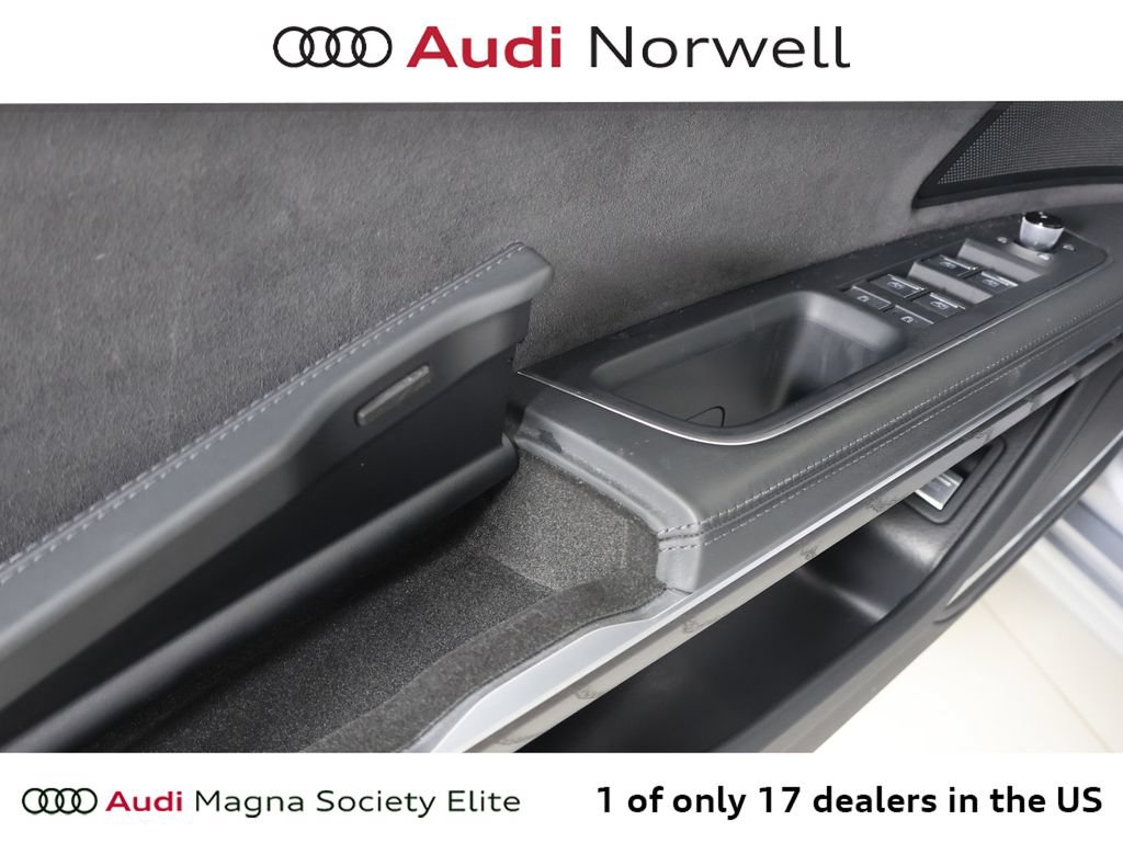 Used 2025 Audi A8 L 3.0T AWD/4WD image 21