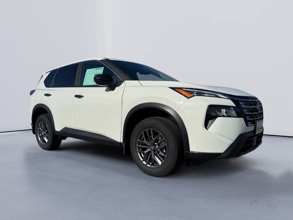 Used 2025 Nissan Rogue S image 7