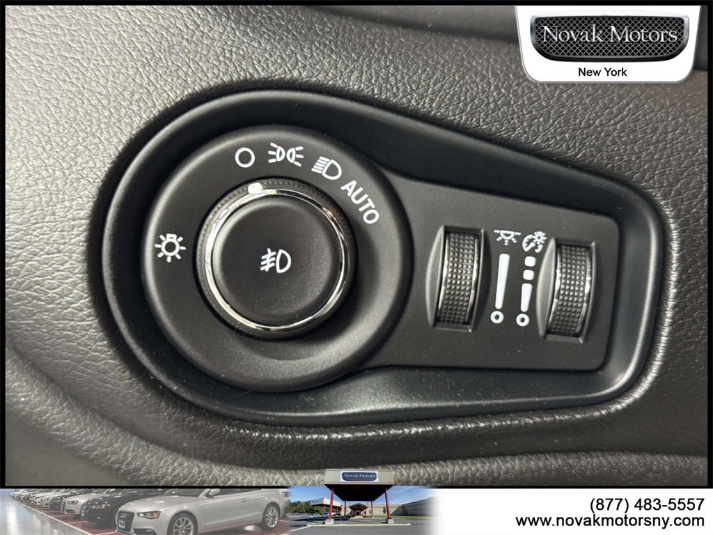 Used 2021 Jeep Renegade Latitude image 16