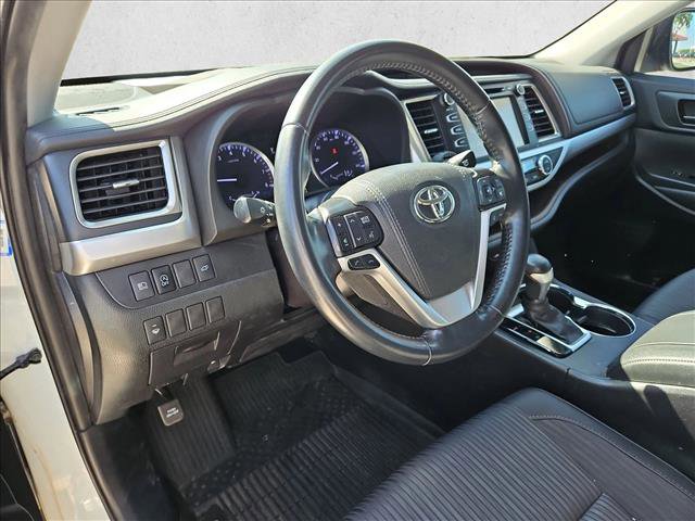 Certified 2019 Toyota Highlander Plus FWD image 10