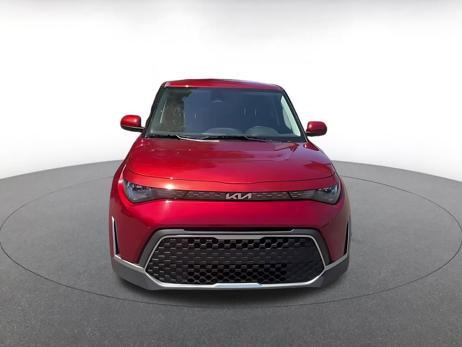 Used 2025 Kia Soul LX w/ LX Technology Package FWD image 4