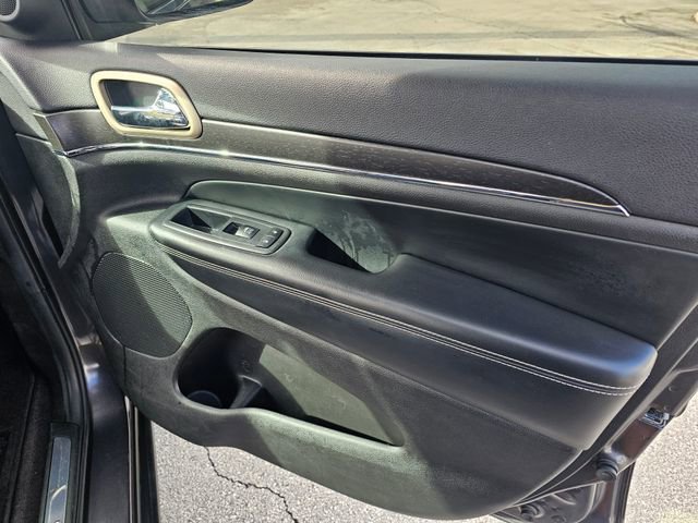 Used 2017 Jeep Grand Cherokee Limited w/ Luxury Group II image 23