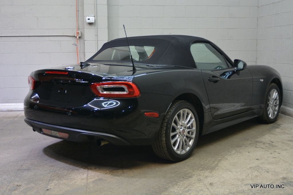 Used 2018 FIAT 124 Spider Classica w/ Technology & Siriusxm Group RWD image 10