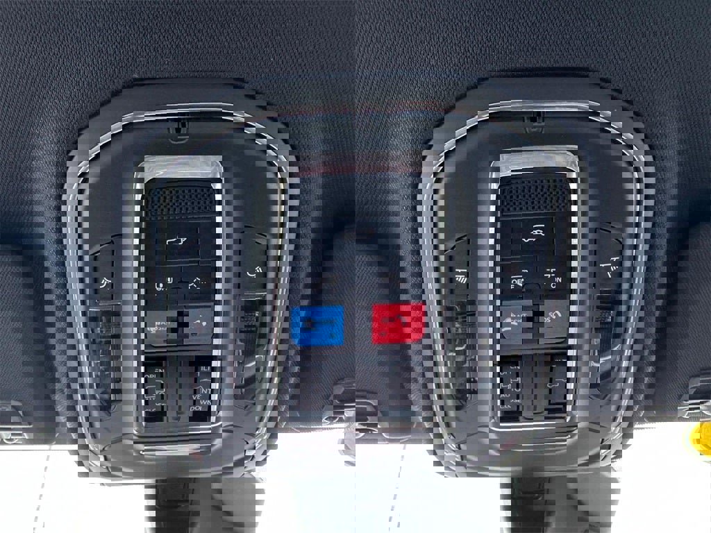 New 2026 Jeep Grand Cherokee Altitude image 19