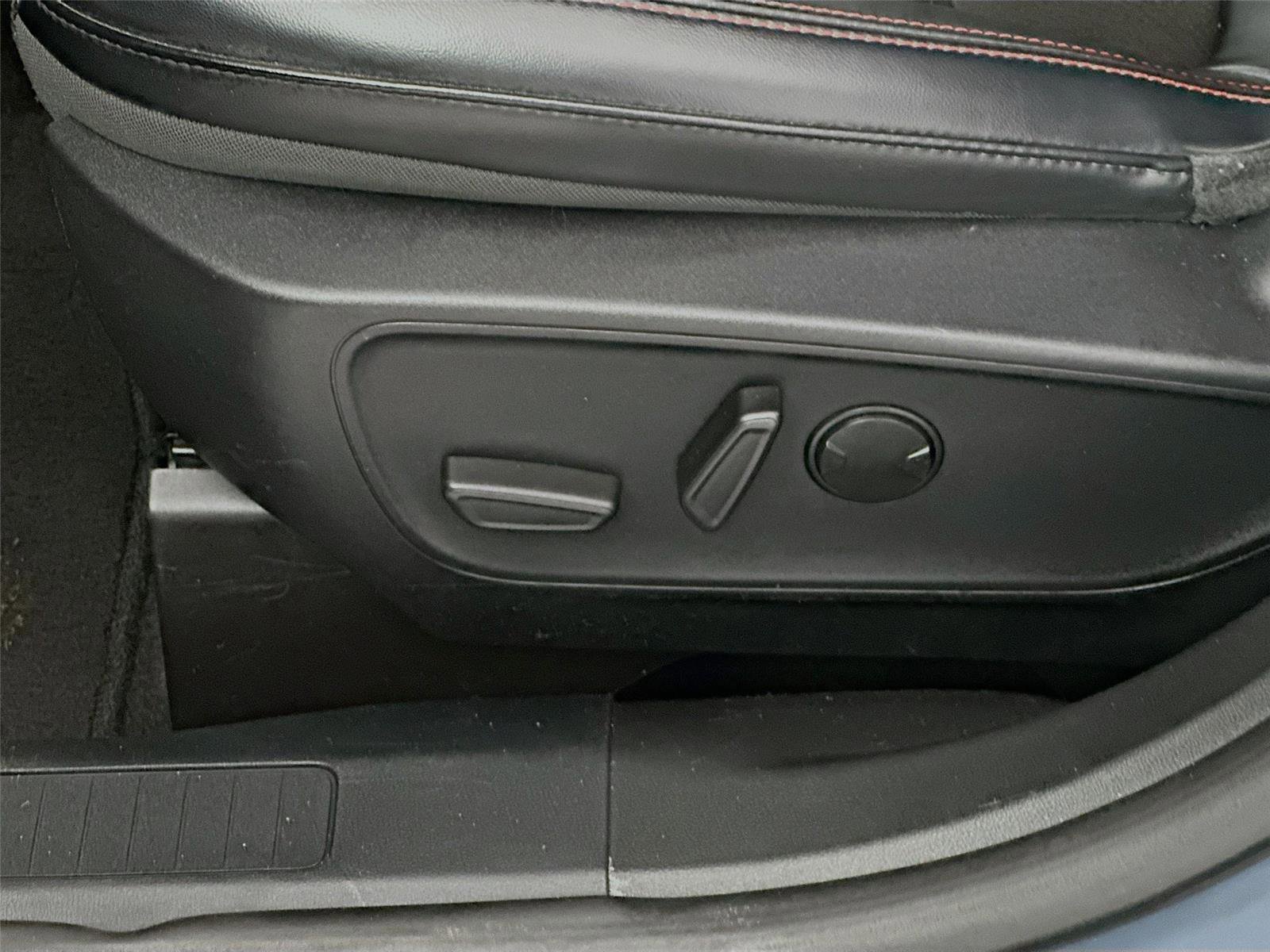 Used 2025 Ford Escape ST-Line image 20