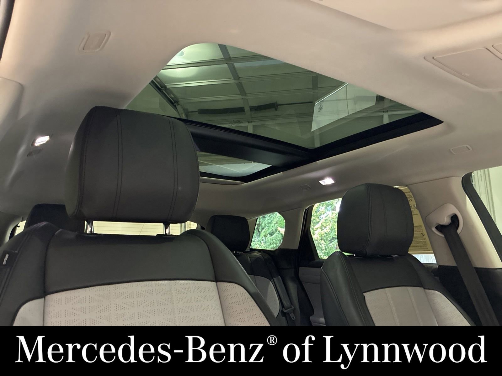 Used 2020 Land Rover Range Rover Evoque R-Dynamic HSE AWD/4WD image 23