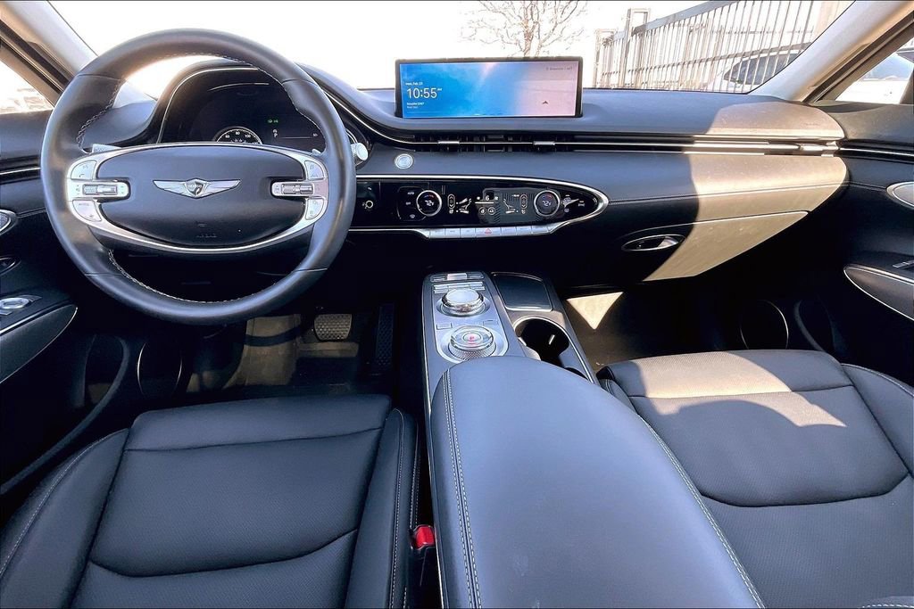 Used 2024 Genesis GV70 2.5T w/ Select Package image 18