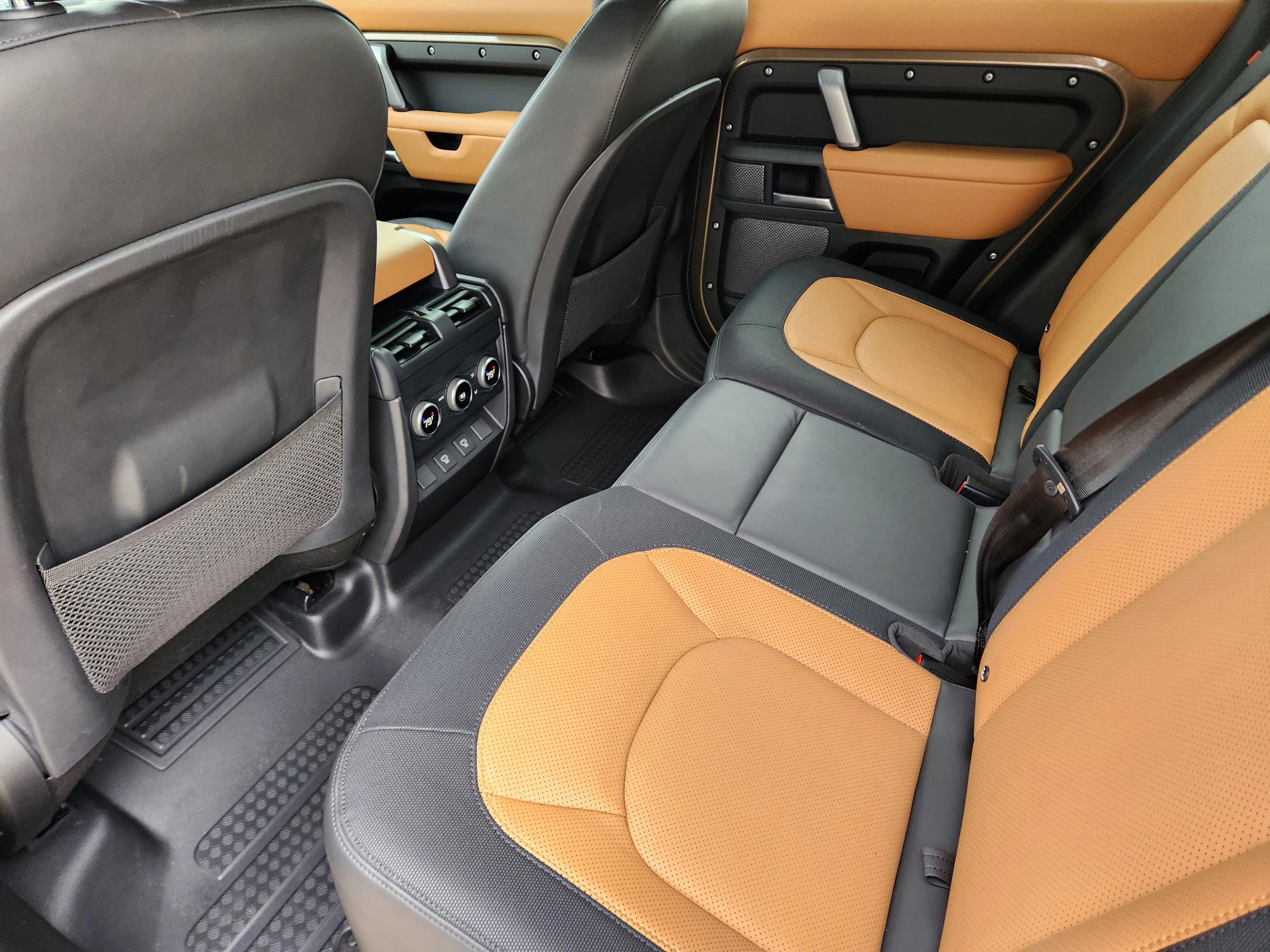 Certified 2024 Land Rover Defender 110 X-Dynamic SE AWD/4WD image 26