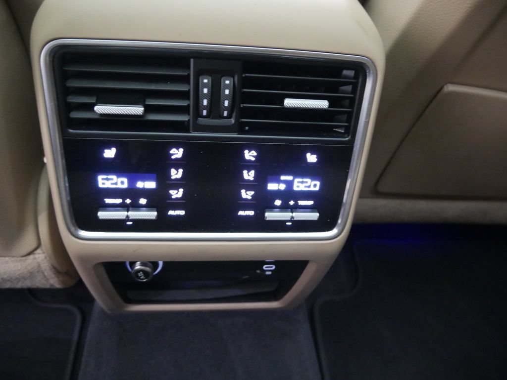 Certified 2023 Porsche Cayenne Turbo AWD/4WD image 32