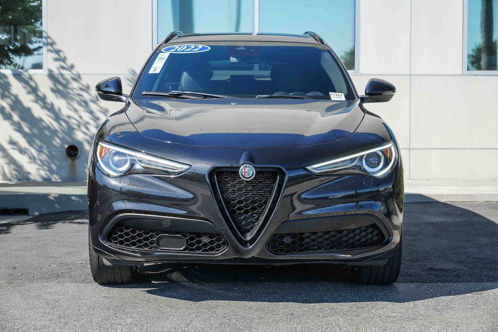 Used 2022 Alfa Romeo Stelvio Veloce image 2