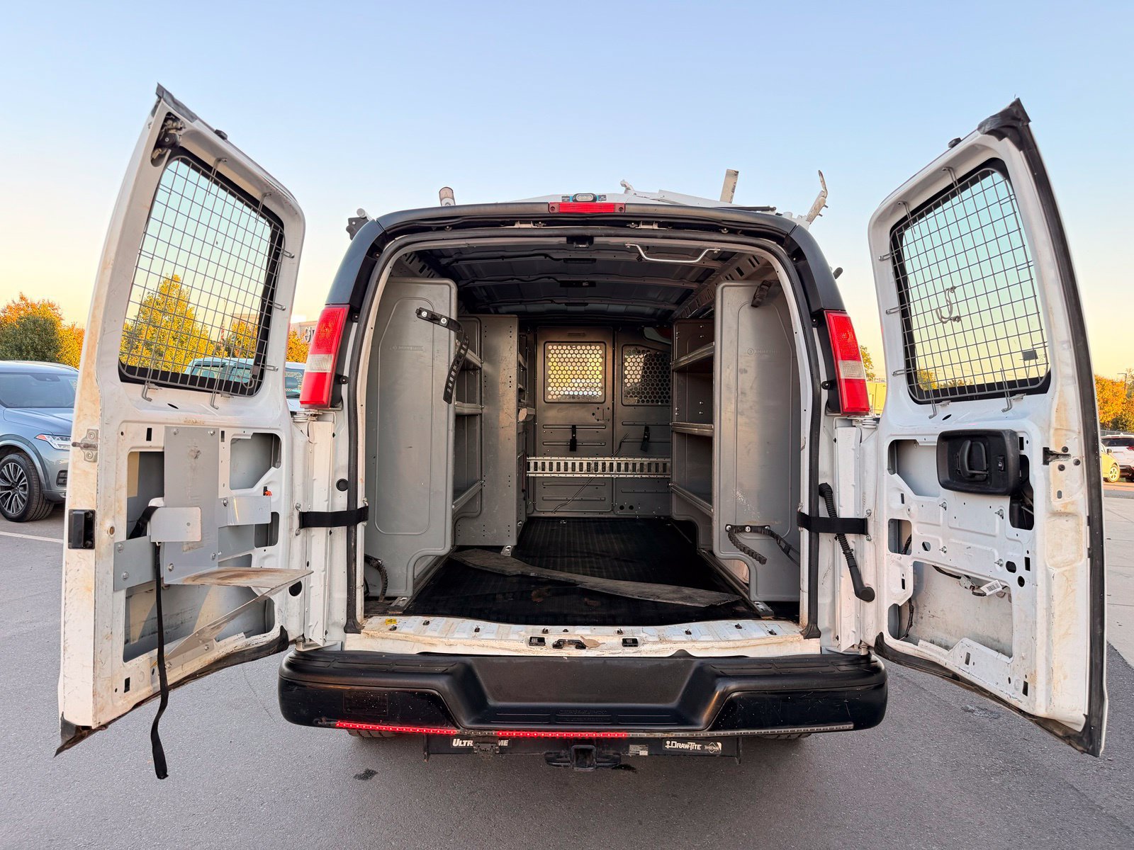 Used 2015 Chevrolet Express 2500 RWD image 10