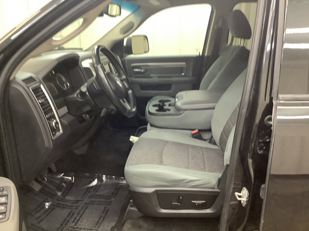 Used 2018 RAM 1500 Classic SLT image 15