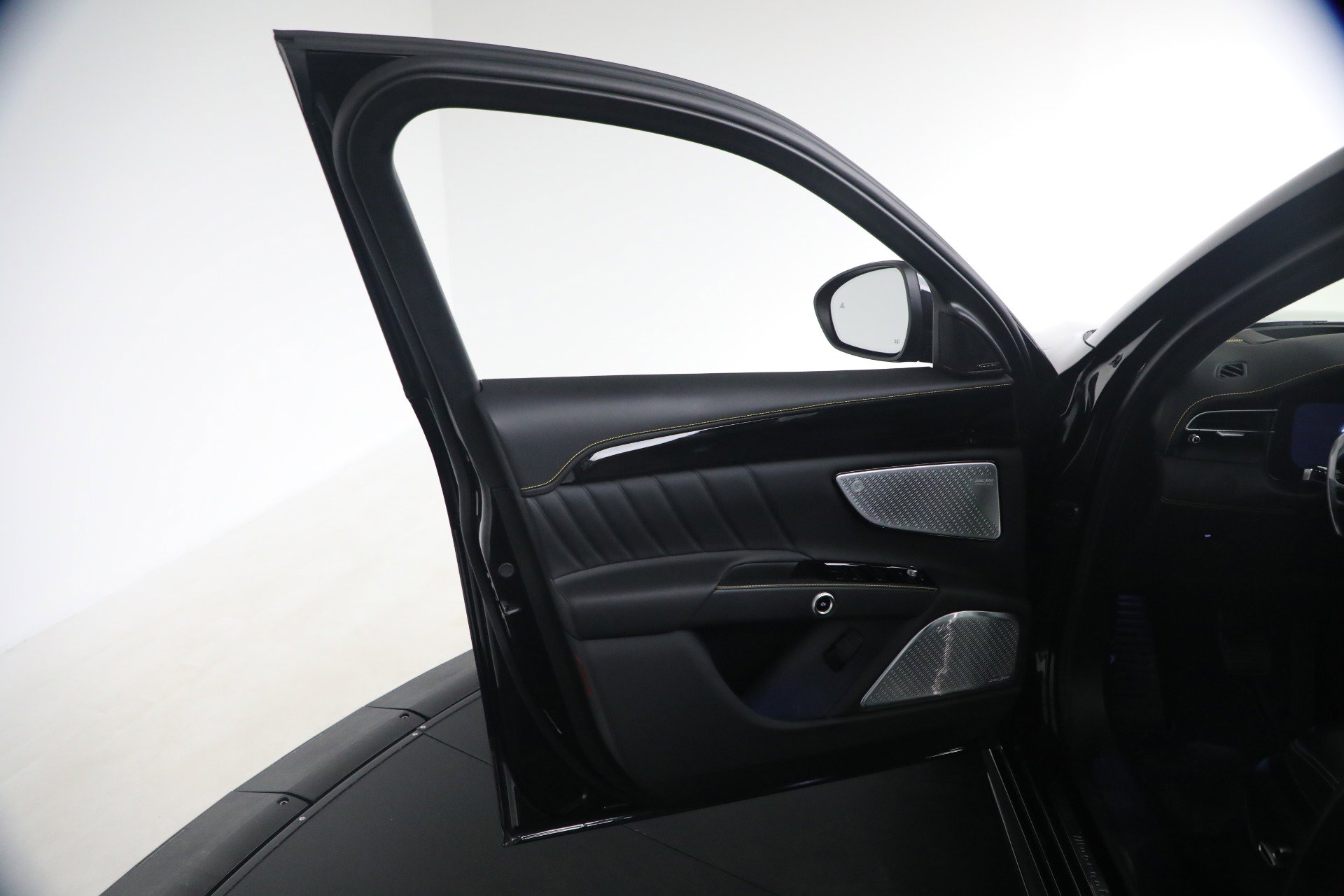 Certified 2023 Maserati Grecale Modena image 23