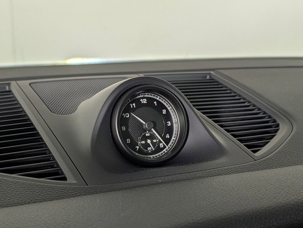 New 2026 Porsche Macan image 31