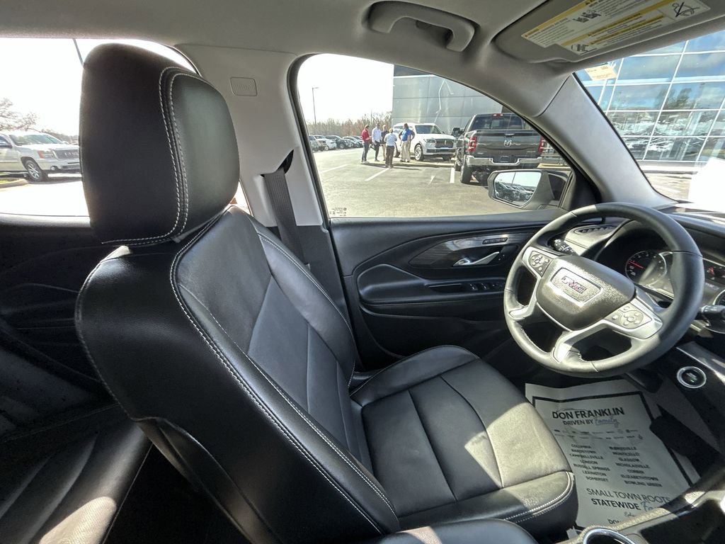 Used 2024 GMC Terrain SLT w/ Tech Package image 10