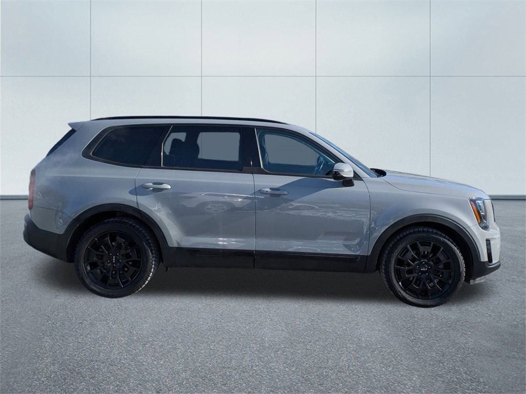 Used 2022 Kia Telluride SX w/ SX Prestige Package image 2
