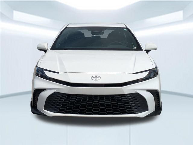 Used 2025 Toyota Camry SE w/ Convenience Package FWD image 11