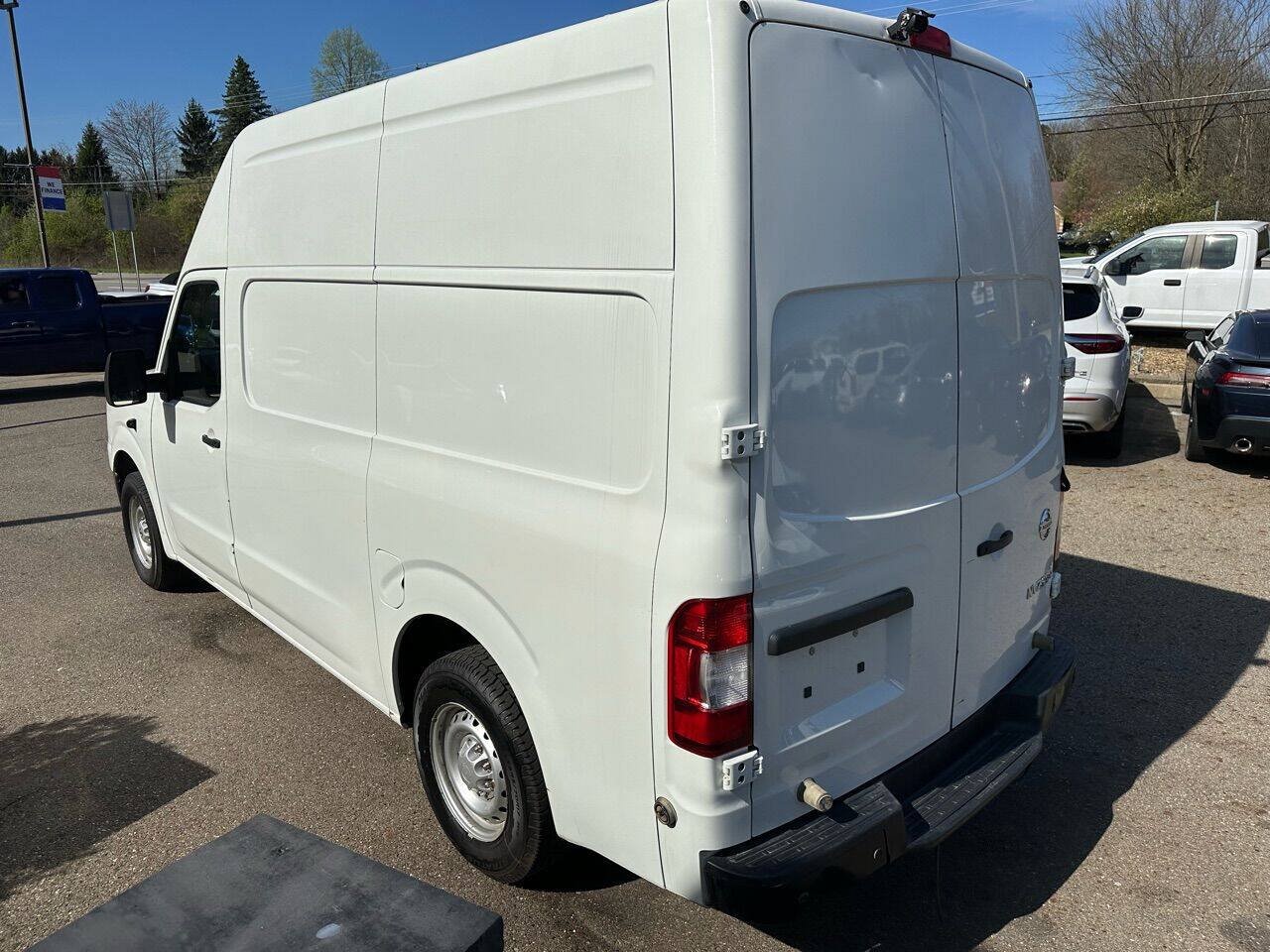 Used 2020 Nissan NV 2500 High Roof RWD image 4