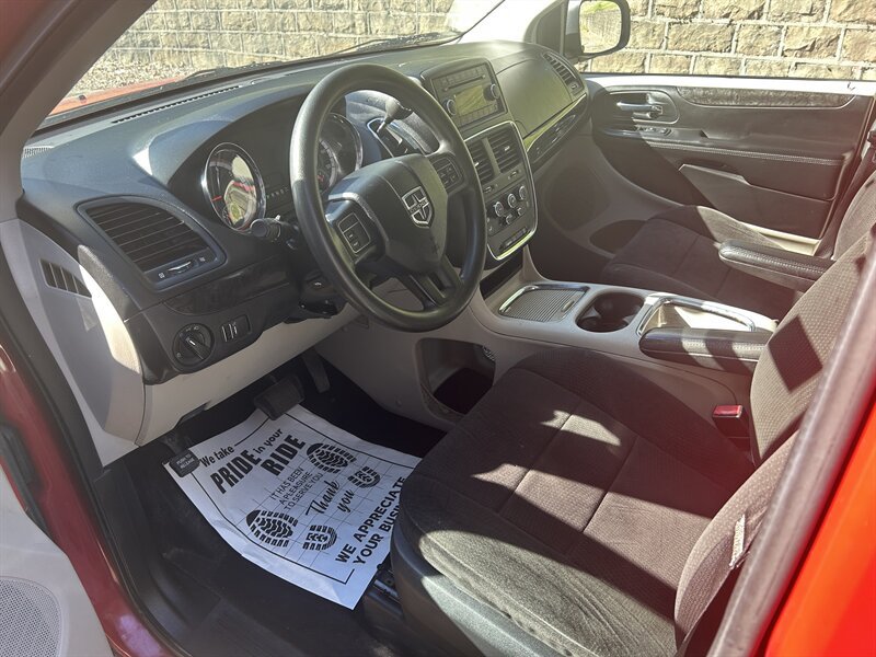 Used 2012 Dodge Grand Caravan SXT FWD image 8
