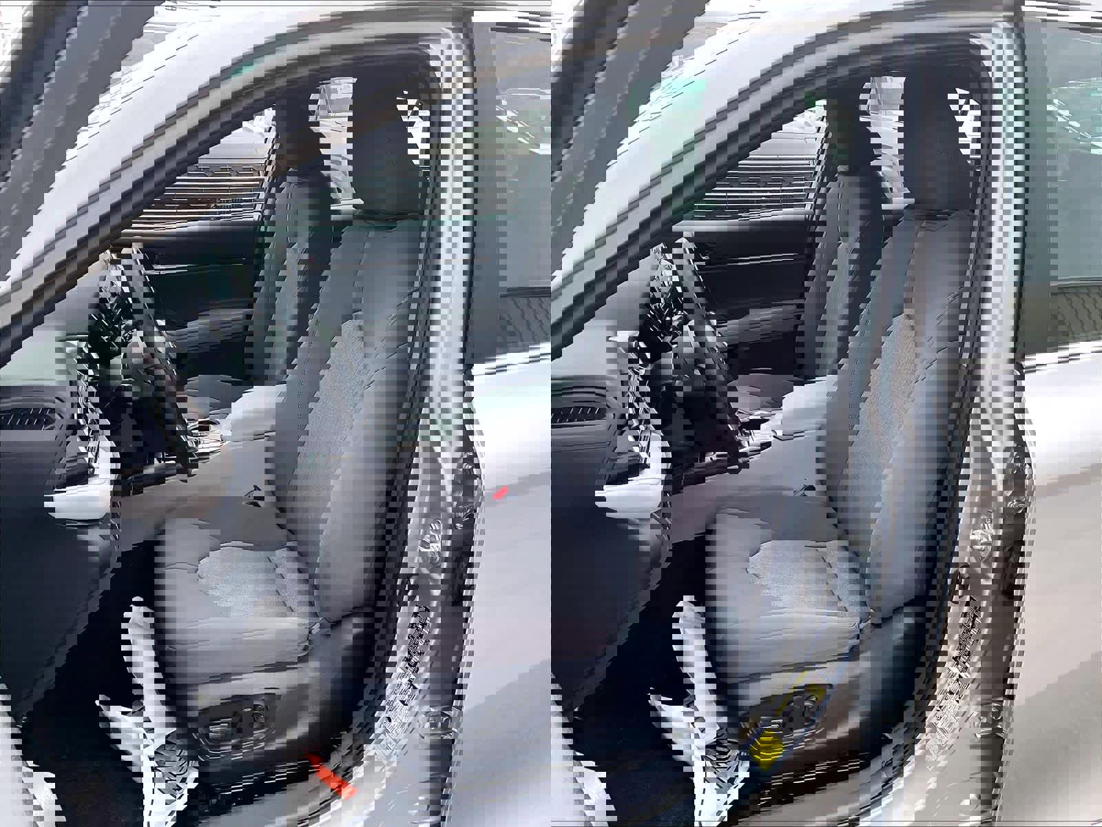 Used 2022 Toyota Camry LE image 10