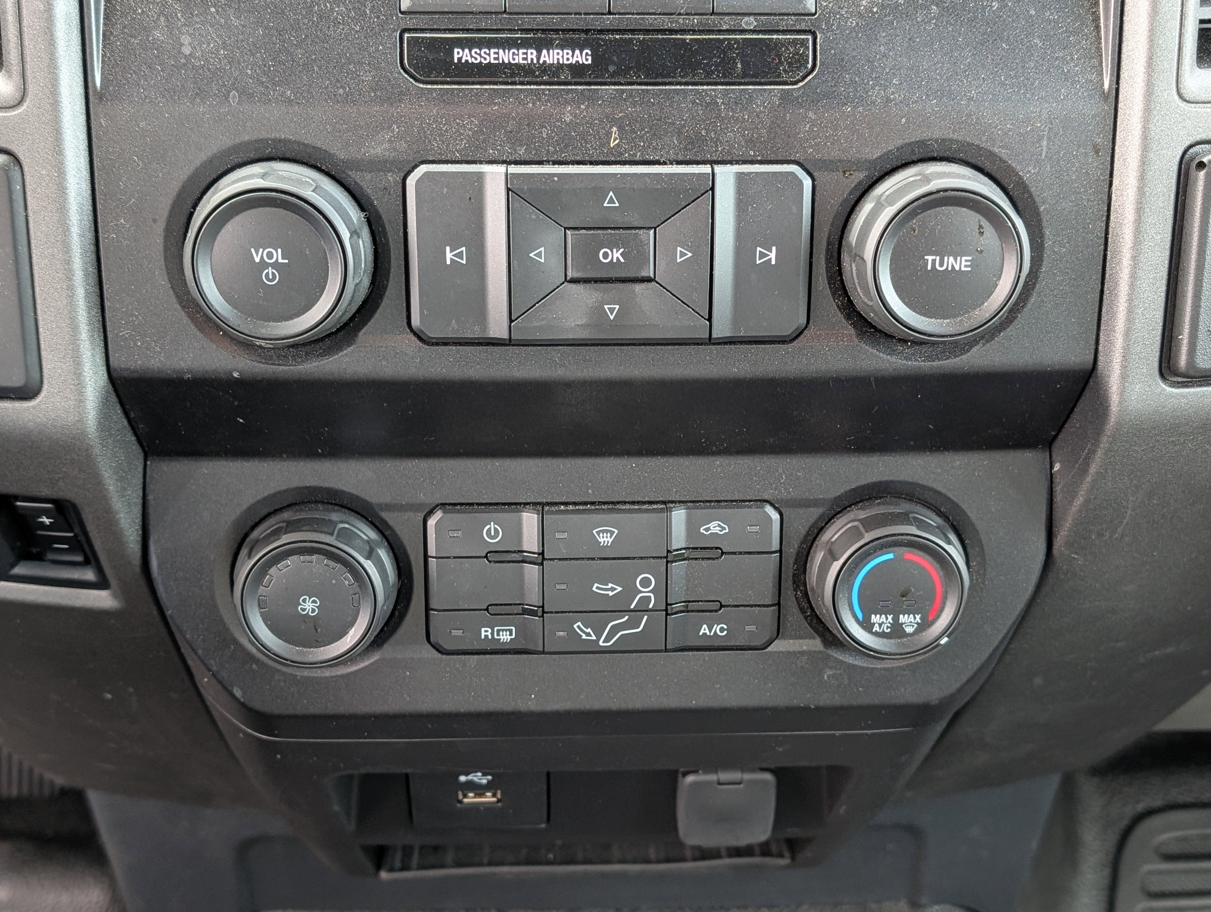 Used 2022 Ford F350 XL w/ Power Equipment Group image 21