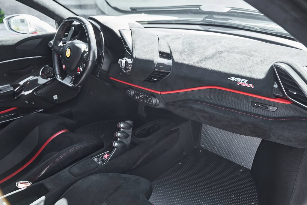Used 2020 Ferrari 488 Pista Coupe RWD image 34