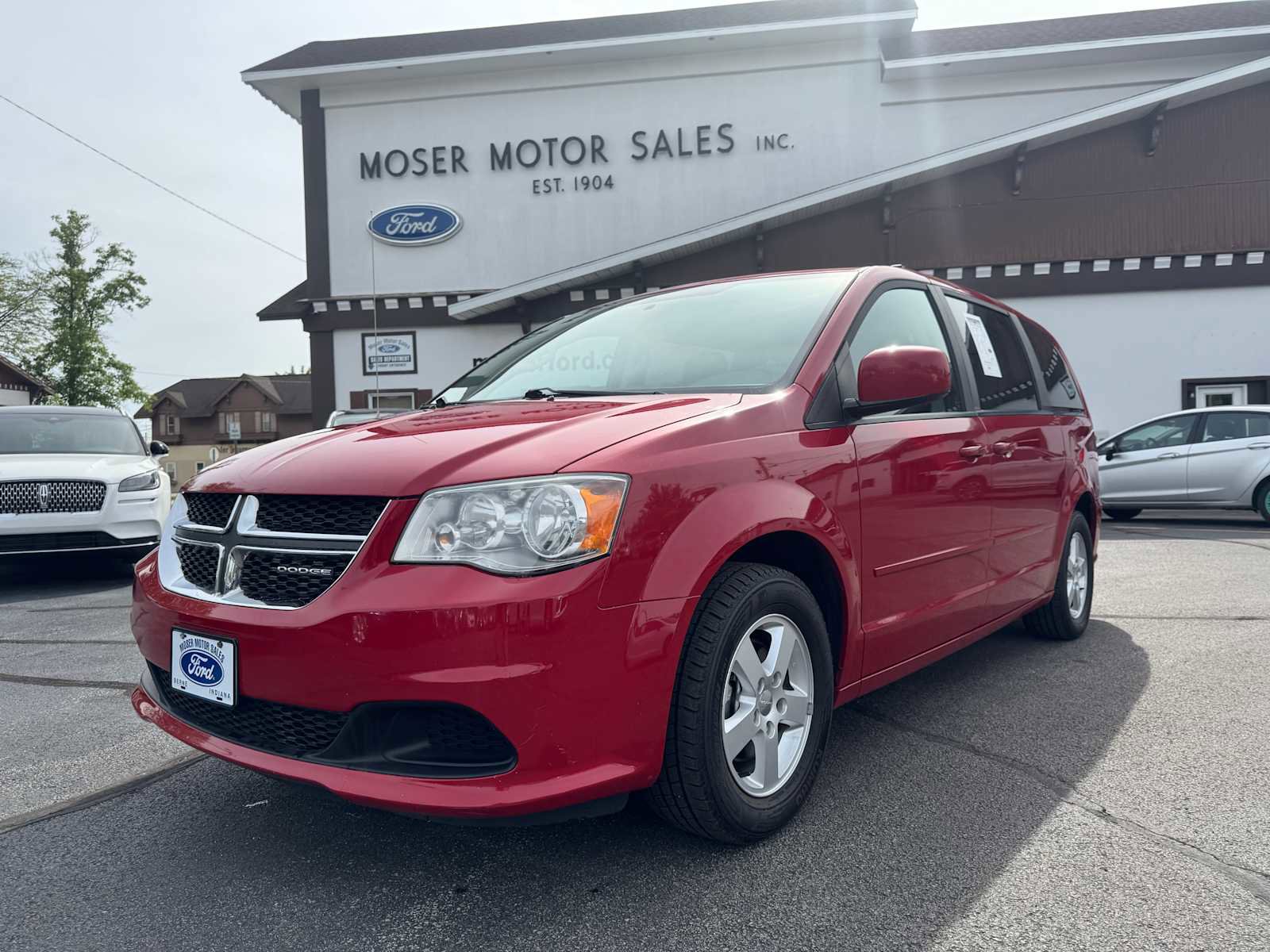 Used 2012 Dodge Grand Caravan SXT w/ Security Group FWD image 1