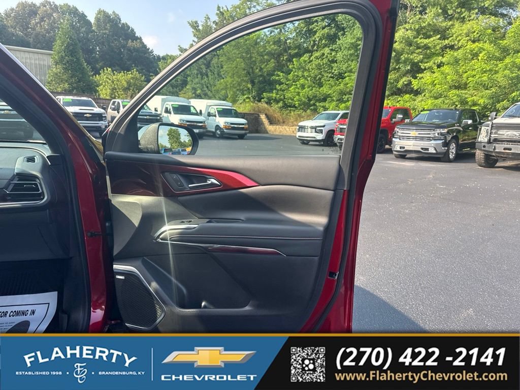 Used 2026 Chevrolet Traverse RS w/ LPO, Floor Liner Package AWD/4WD image 12