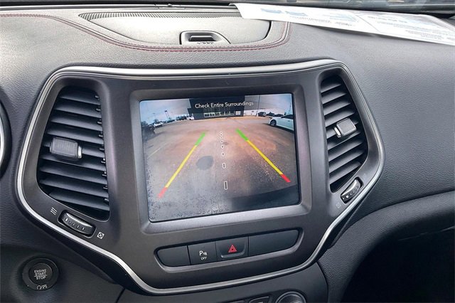 Used 2019 Jeep Cherokee Trailhawk image 19