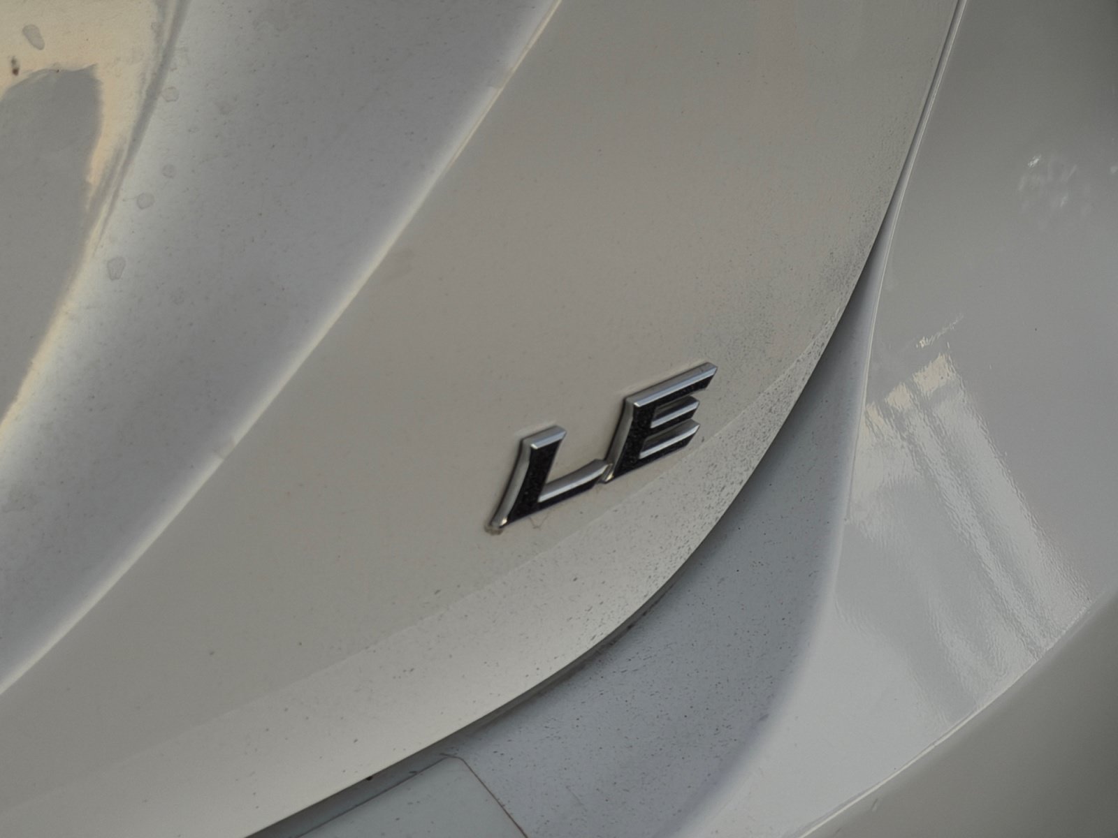 Used 2018 Toyota Camry LE FWD image 34