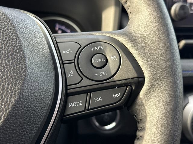 Used 2025 Toyota RAV4 SE w/ Convenience Package image 27