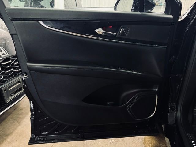 Used 2022 Lincoln Nautilus Reserve w/ Monochromatic Package image 15