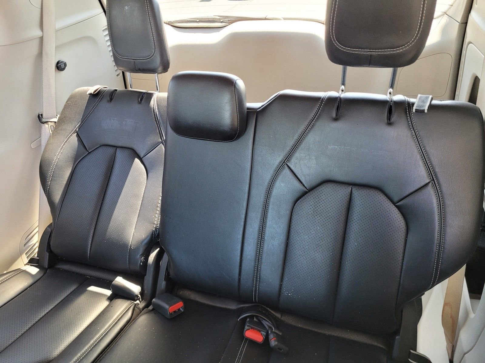 Used 2023 Chrysler Pacifica Touring-L FWD image 17